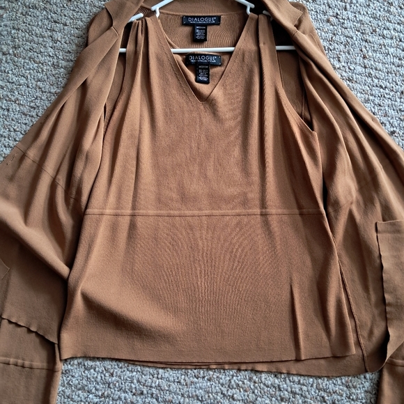 Two peice set - Picture 8 of 10